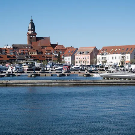 Haus Am Seeufer * Waren (Mueritz)