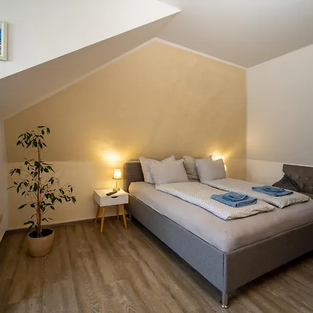 Haus Am Seeufer * Waren (Mueritz)